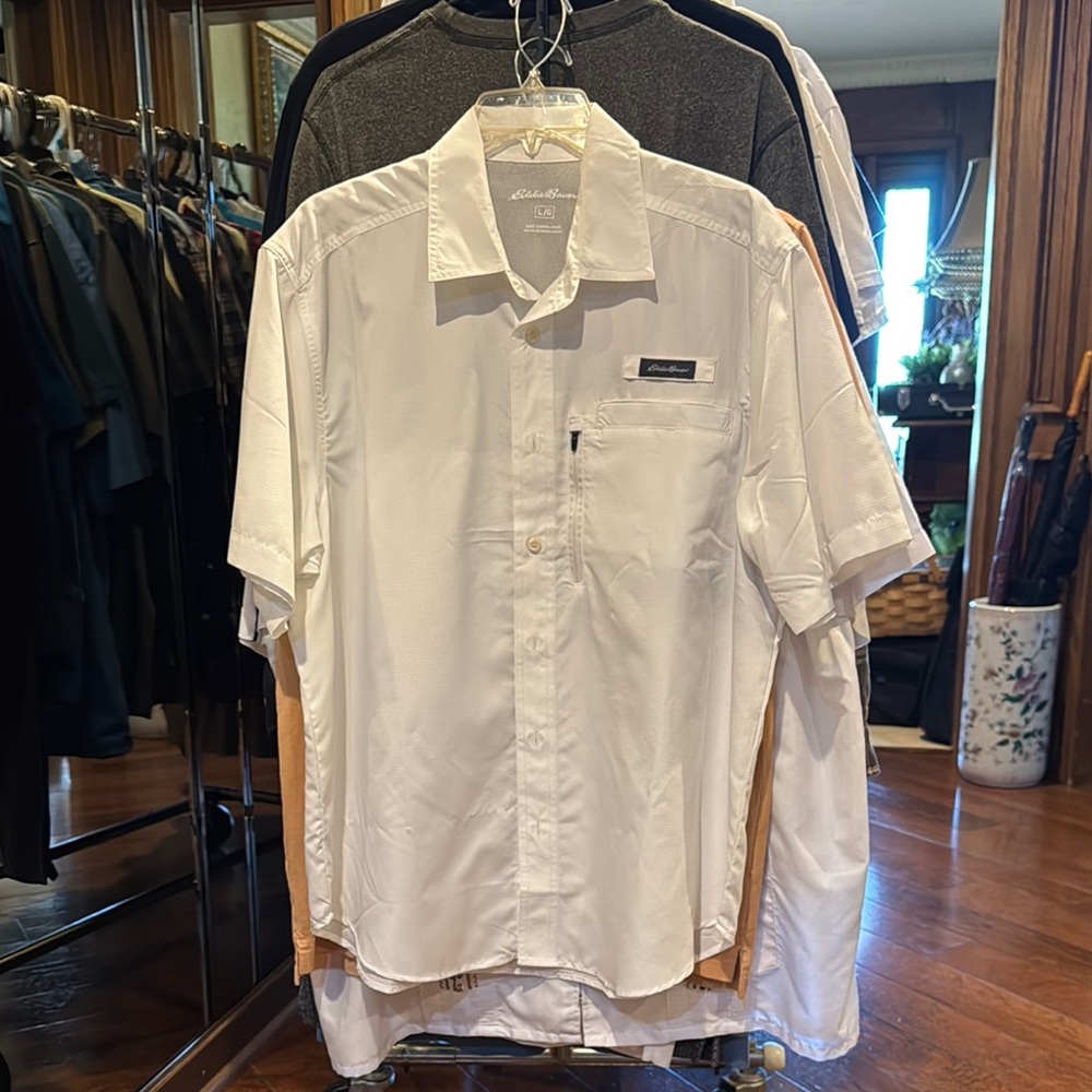 Eddie Bauer Men’s Button Down Short Sleeve Shirt